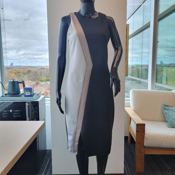 Slate and Willow Cutout Hem Colorblock Sheath - Picture 2 of 7